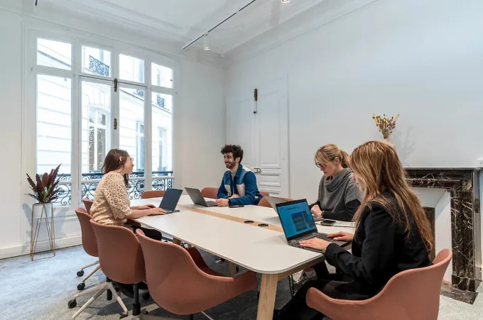 community manager au travail